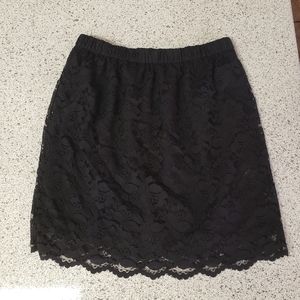 Lace elastic skirt